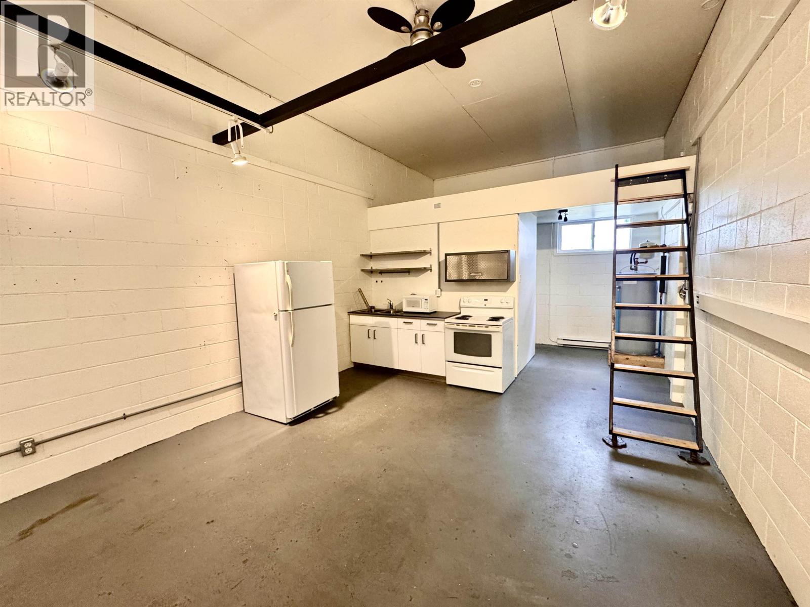 626 Shaw Road, Gibsons, British Columbia  V0N 1V8 - Photo 8 - C8080515