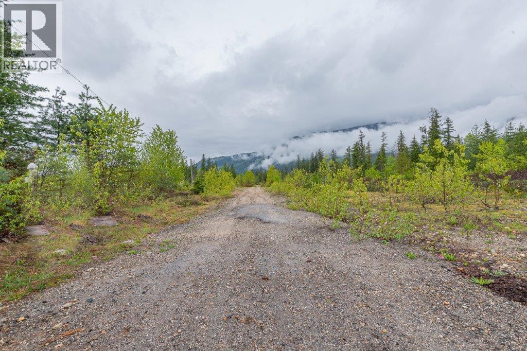 4103 Balsam Way, Malakwa, BC V0E 2J0