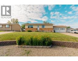 70 8 Avenue E, Cardston, Alberta