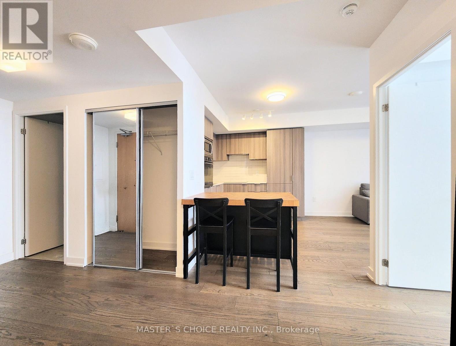 3407 - 11 Wellesley Street W, Toronto, Ontario  M4Y 0G4 - Photo 2 - C13574988