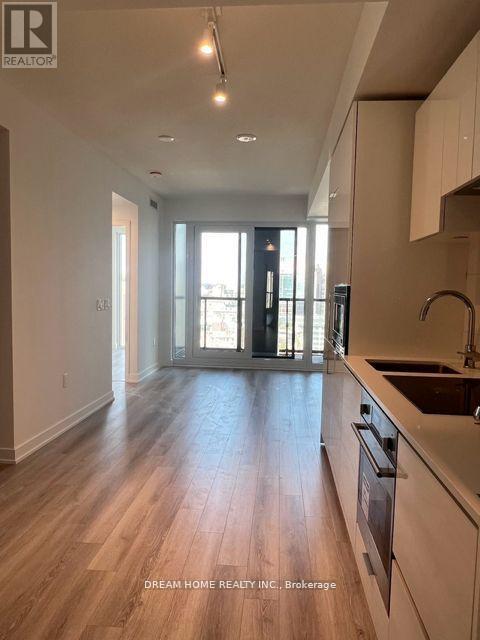 2201 - 238 Simcoe Street, Toronto, Ontario  M5T 0E2 - Photo 2 - C13575060