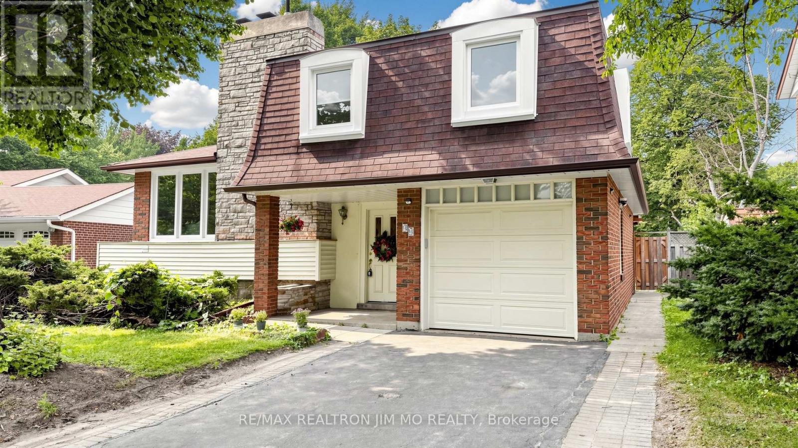 40 Ravencliff Crescent, Toronto, Ontario  M1T 1R8 - Photo 2 - E13575004