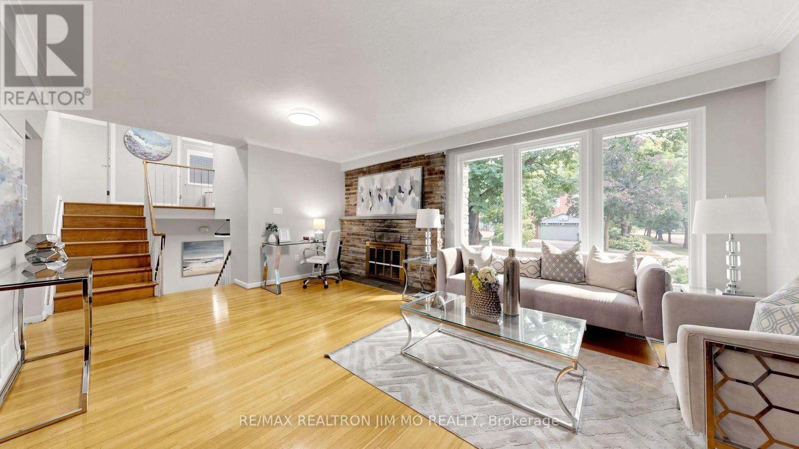 40 Ravencliff Crescent, Toronto, Ontario  M1T 1R8 - Photo 3 - E13575004