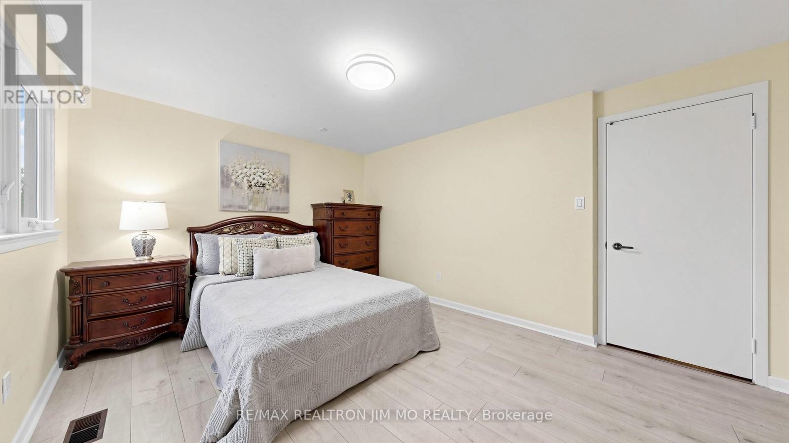 40 Ravencliff Crescent, Toronto, Ontario  M1T 1R8 - Photo 32 - E13575004