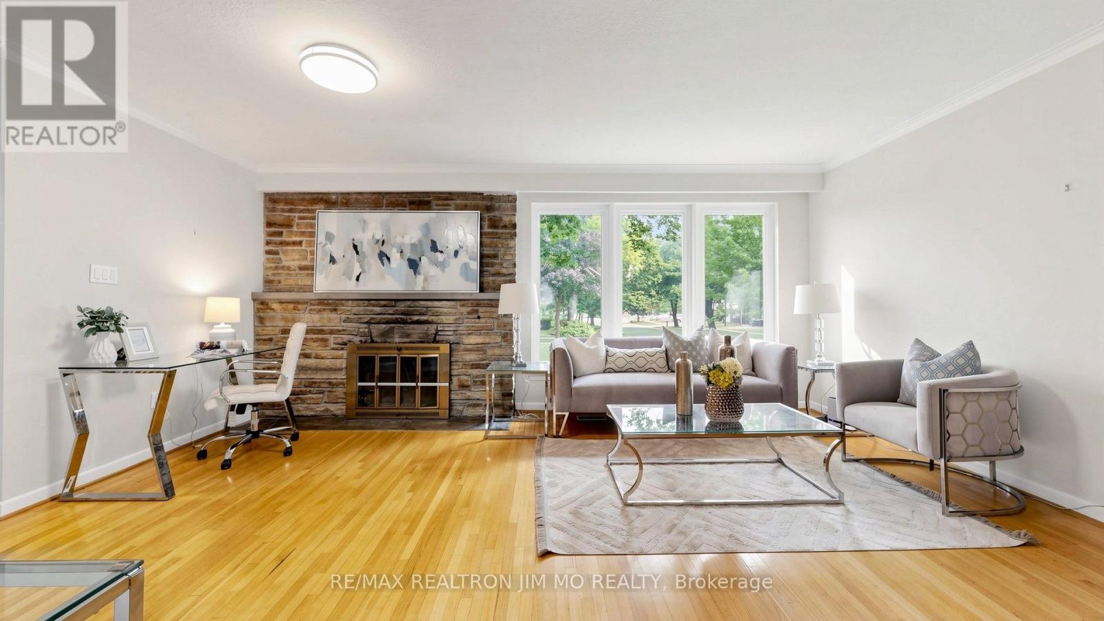 40 Ravencliff Crescent, Toronto, Ontario  M1T 1R8 - Photo 4 - E13575004