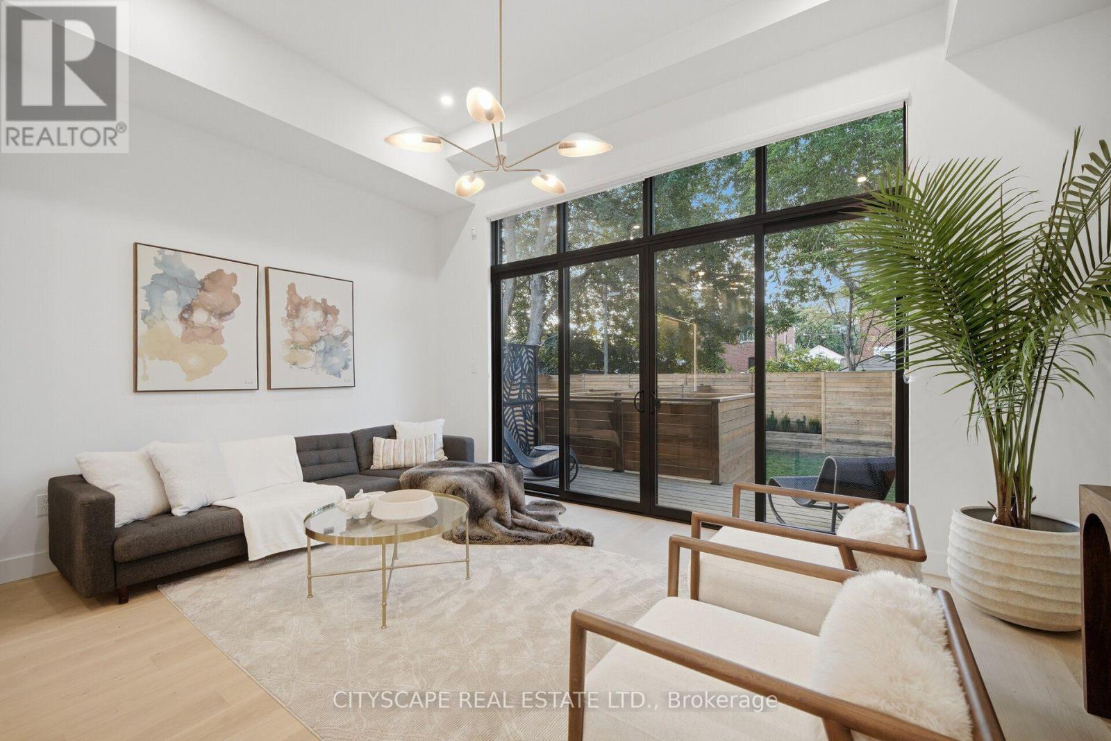 10b Holmstead Avenue, Toronto, Ontario  M4B 1T1 - Photo 10 - E13575016