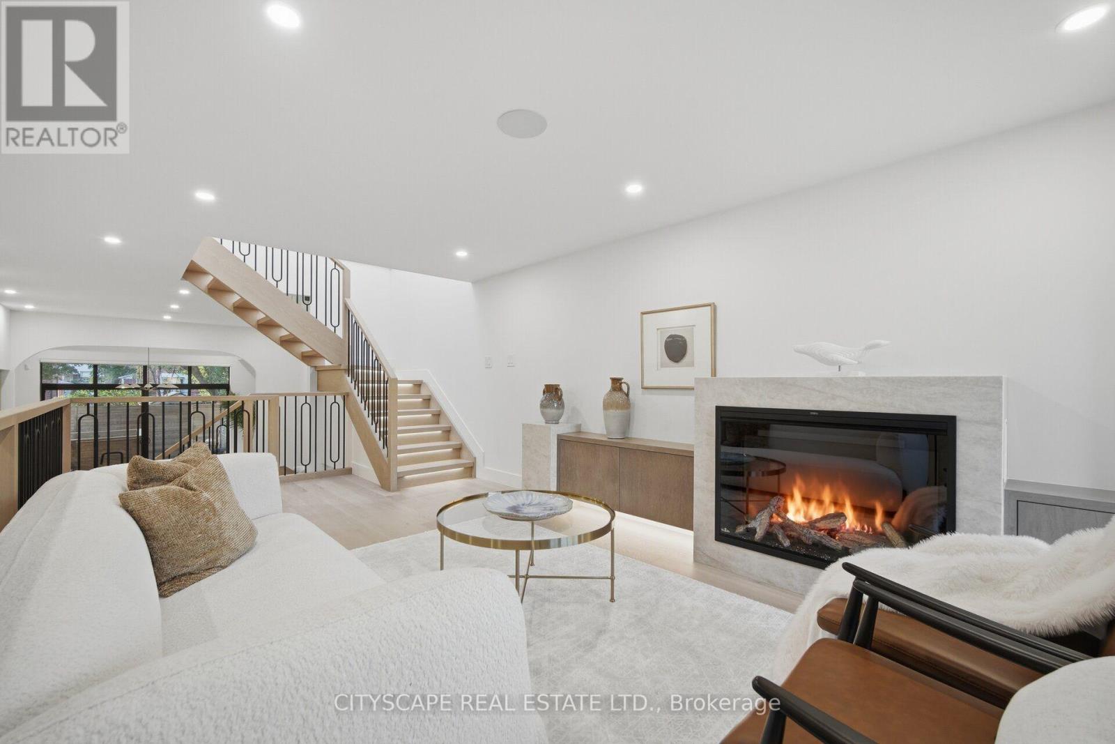 10b Holmstead Avenue, Toronto, Ontario  M4B 1T1 - Photo 23 - E13575016