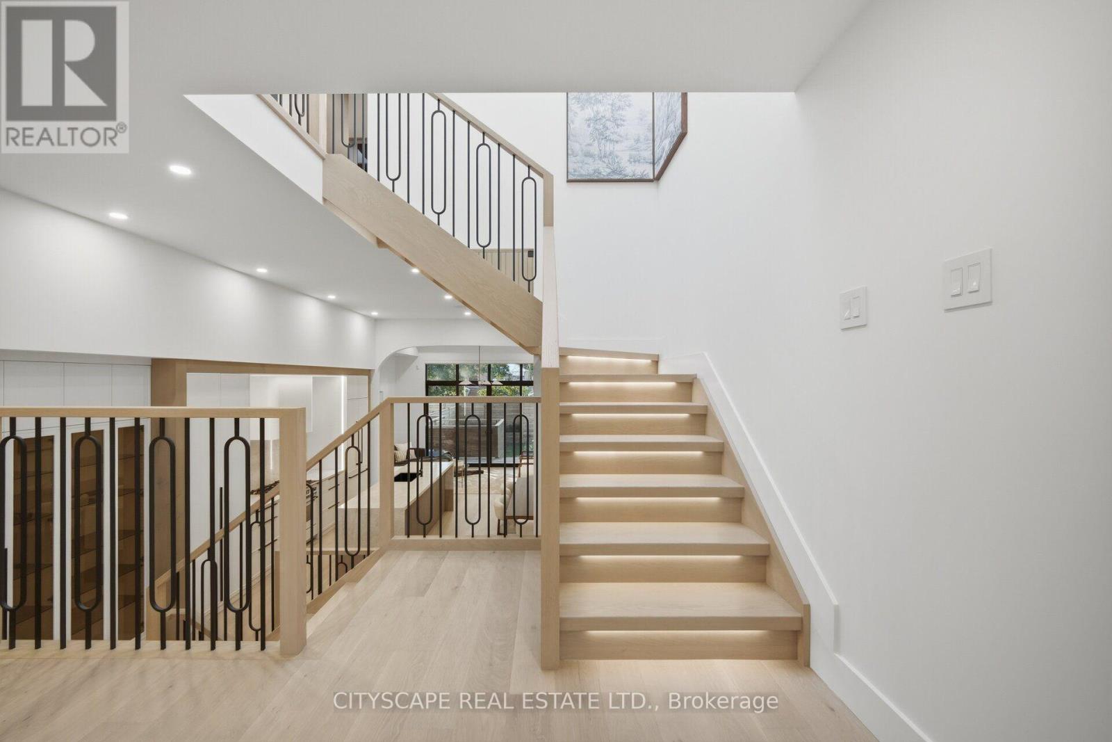 10b Holmstead Avenue, Toronto, Ontario  M4B 1T1 - Photo 25 - E13575016