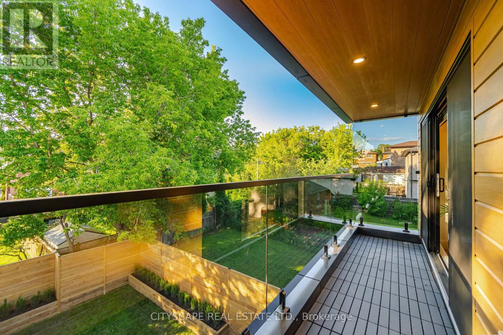 10b Holmstead Avenue, Toronto, Ontario  M4B 1T1 - Photo 29 - E13575016