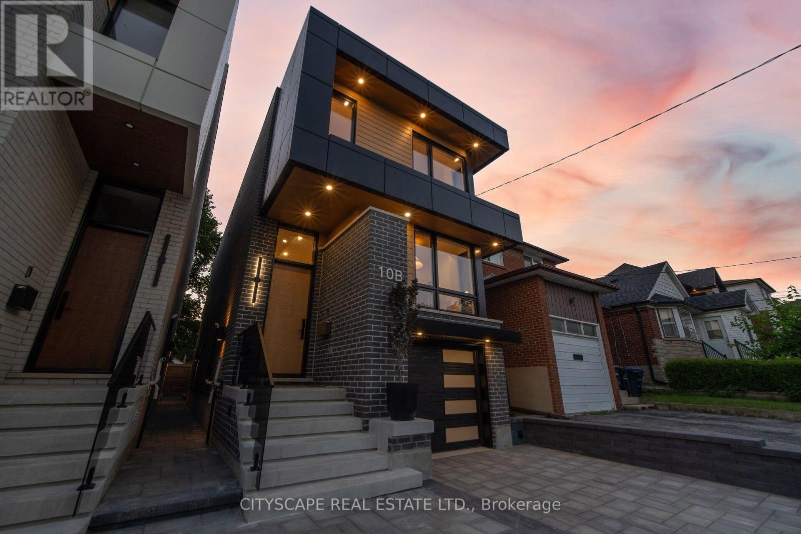 10b Holmstead Avenue, Toronto, Ontario  M4B 1T1 - Photo 3 - E13575016