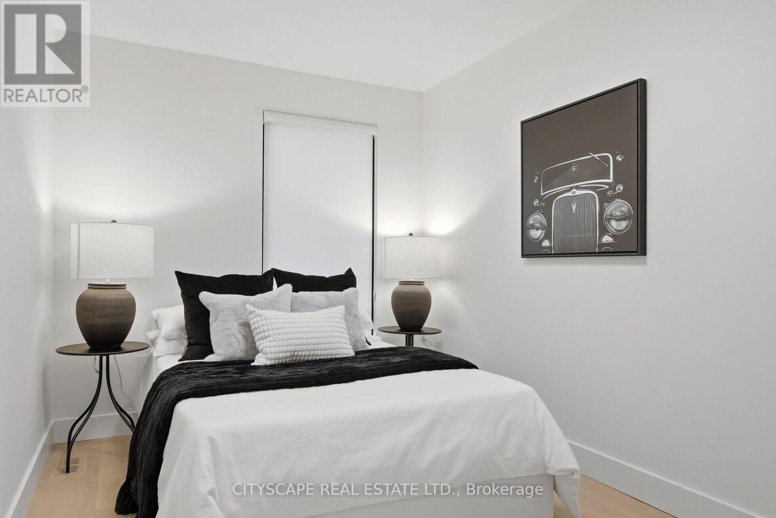10b Holmstead Avenue, Toronto, Ontario  M4B 1T1 - Photo 39 - E13575016