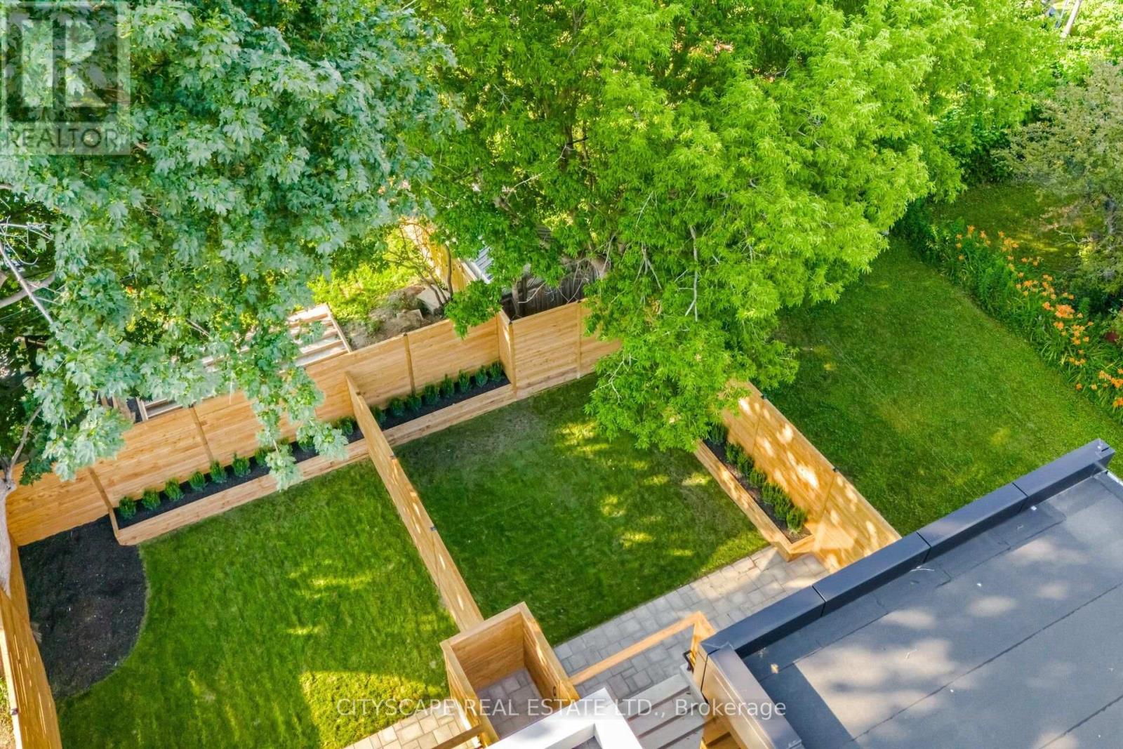 10b Holmstead Avenue, Toronto, Ontario  M4B 1T1 - Photo 49 - E13575016