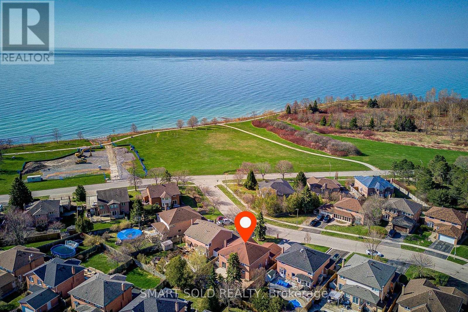 33 Love Crescent, Ajax, Ontario  L1S 4T3 - Photo 4 - E13575082