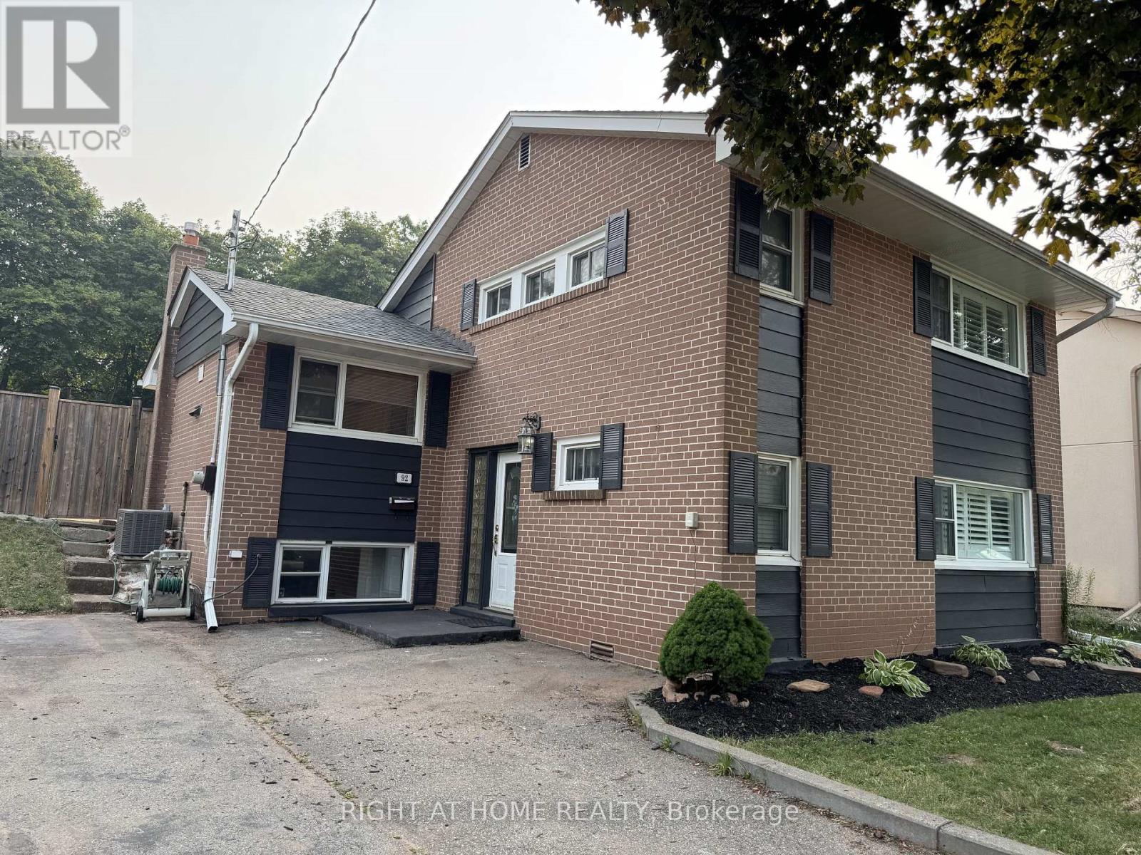 92 VISTA DRIVE, Mississauga, Ontario