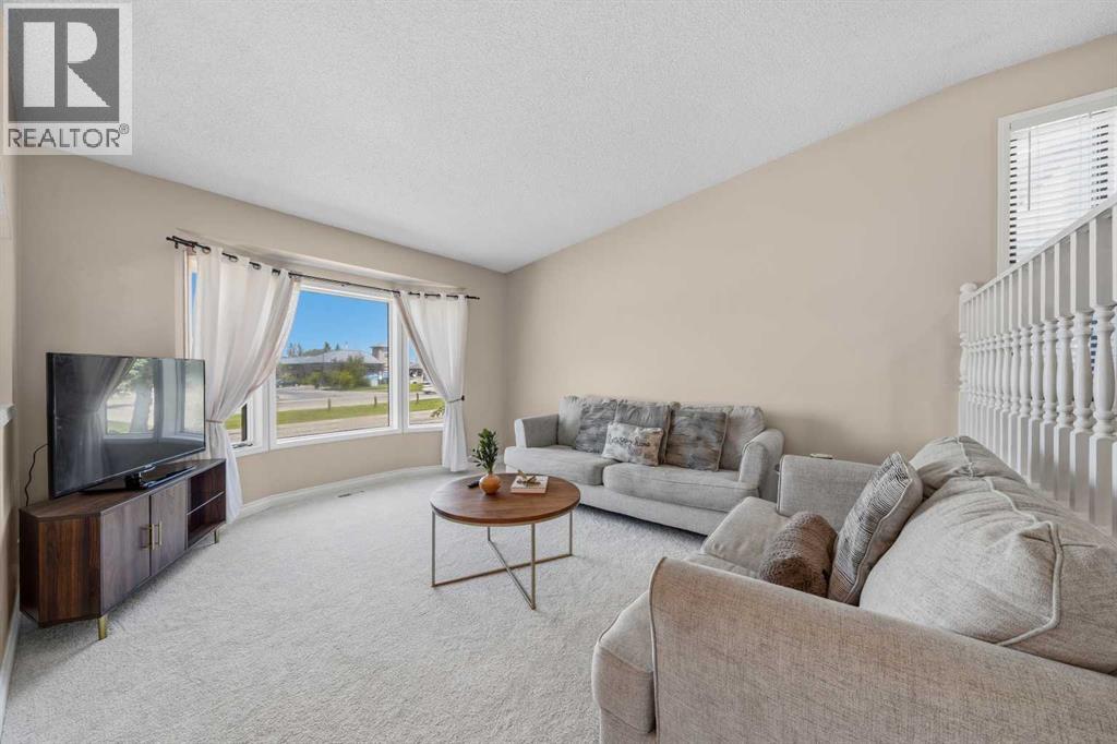 71 Riverglen Crescent SE, Calgary, Alberta  T2C 3J3 - Photo 4 - A2329448