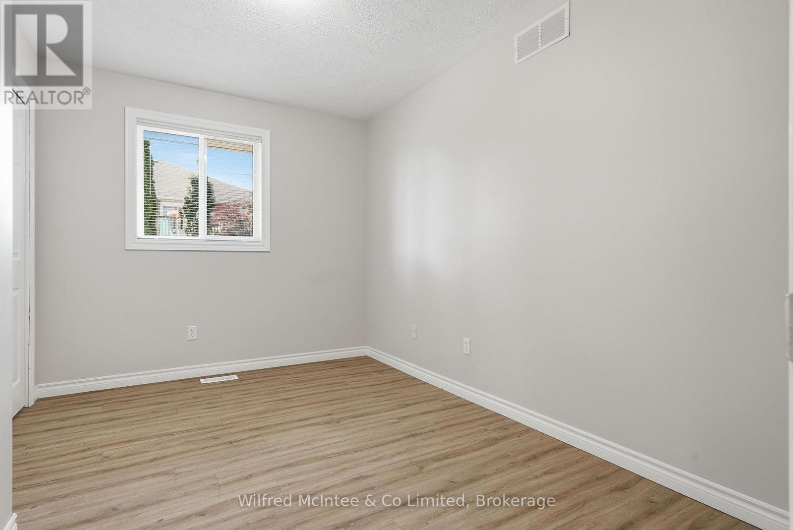 757 17th Street, Hanover, Ontario  N4N 3W8 - Photo 15 - X13575228