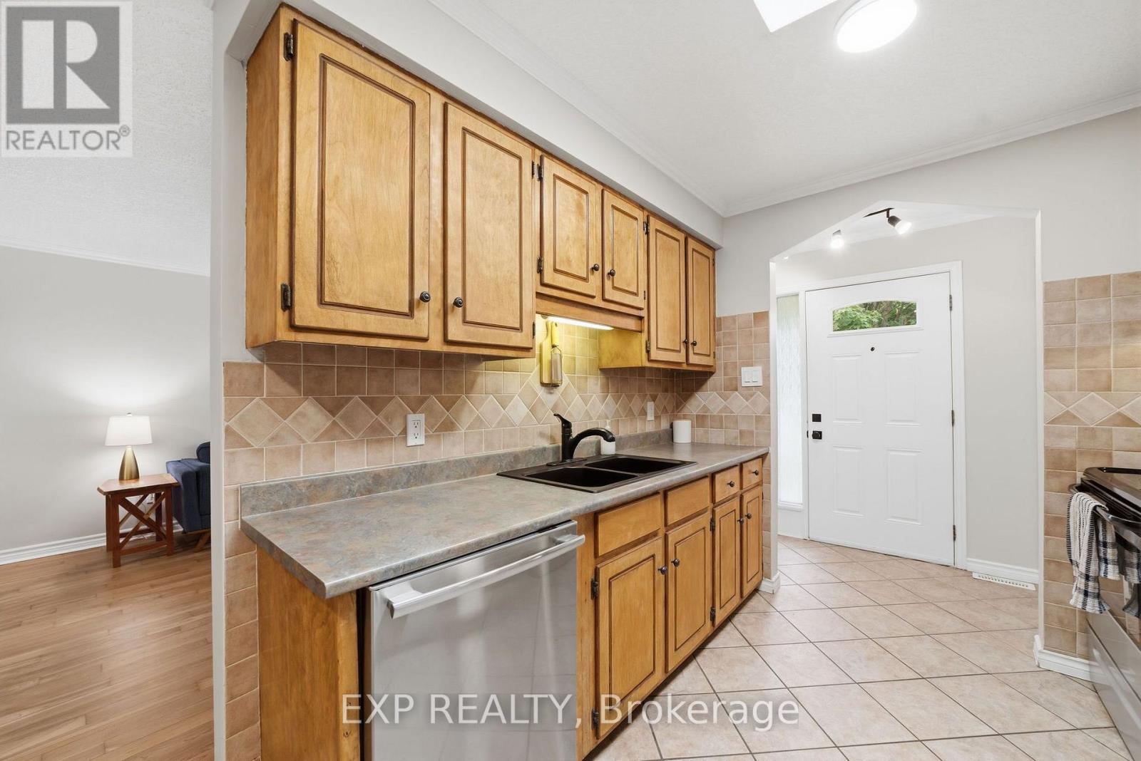 103 Clara Crescent, London South, Ontario  N6E 3G7 - Photo 8 - X13575192