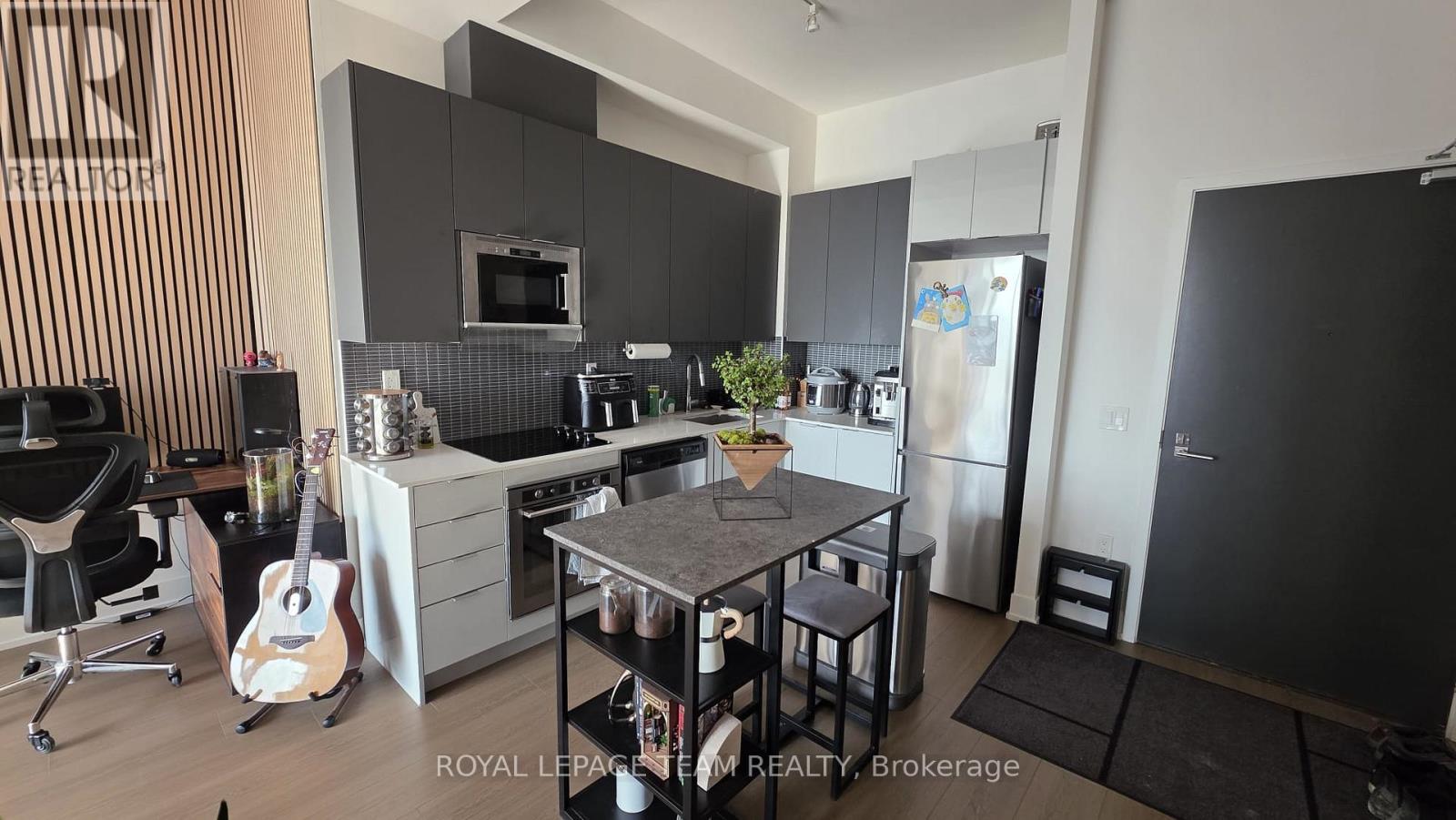 501 - 2916 Highway 7, Vaughan, Ontario  L4K 0K6 - Photo 2 - N13575150