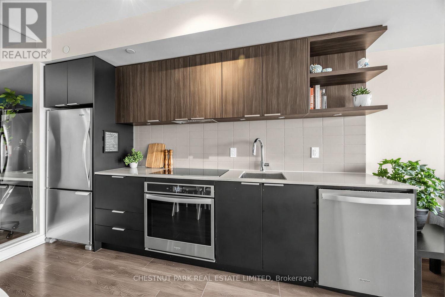 2401 - 6 Sonic Way, Toronto, Ontario  M3C 0P1 - Photo 7 - C13575194