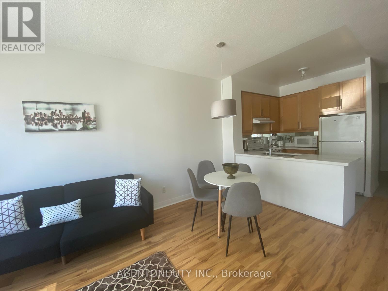 1505 - 1121 BAY STREET