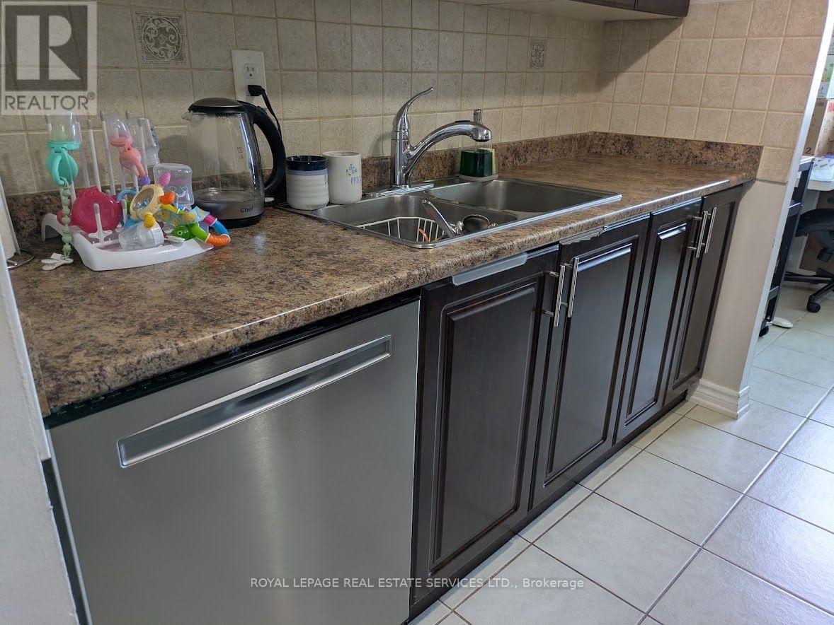 1510 - 966 Inverhouse Drive, Mississauga, Ontario  L5J 4B6 - Photo 6 - W13575226