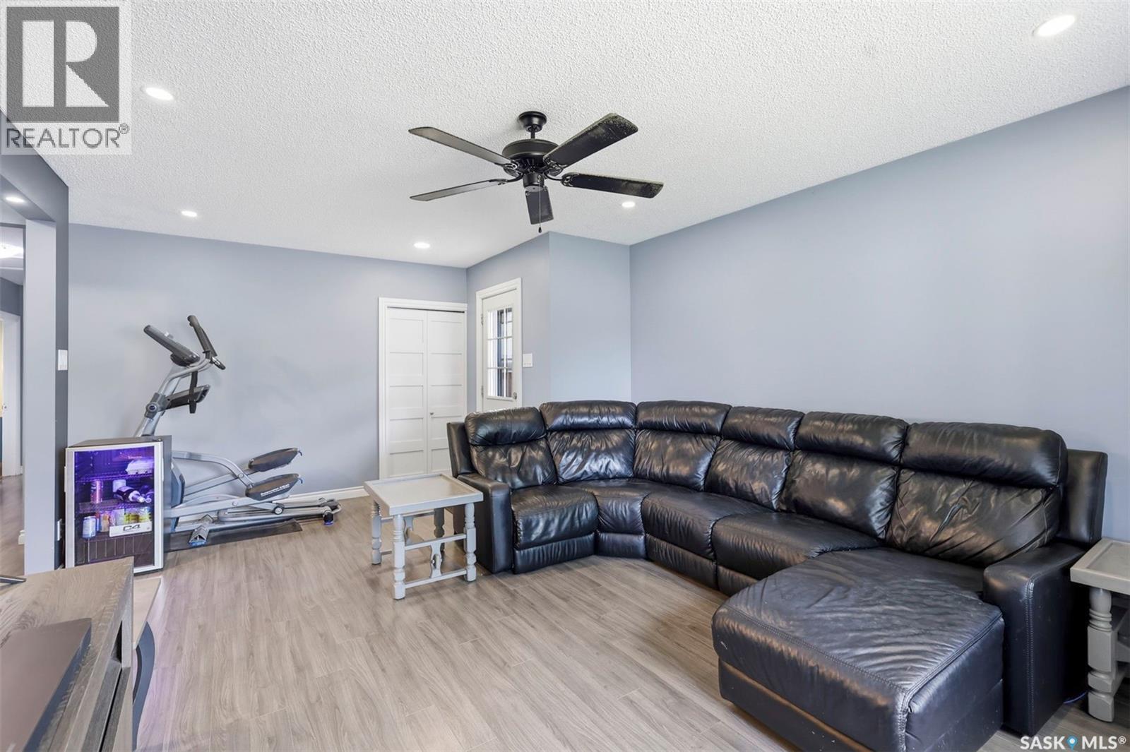 917 S Avenue N, Saskatoon, Saskatchewan  S7L 3A7 - Photo 8 - SK042854