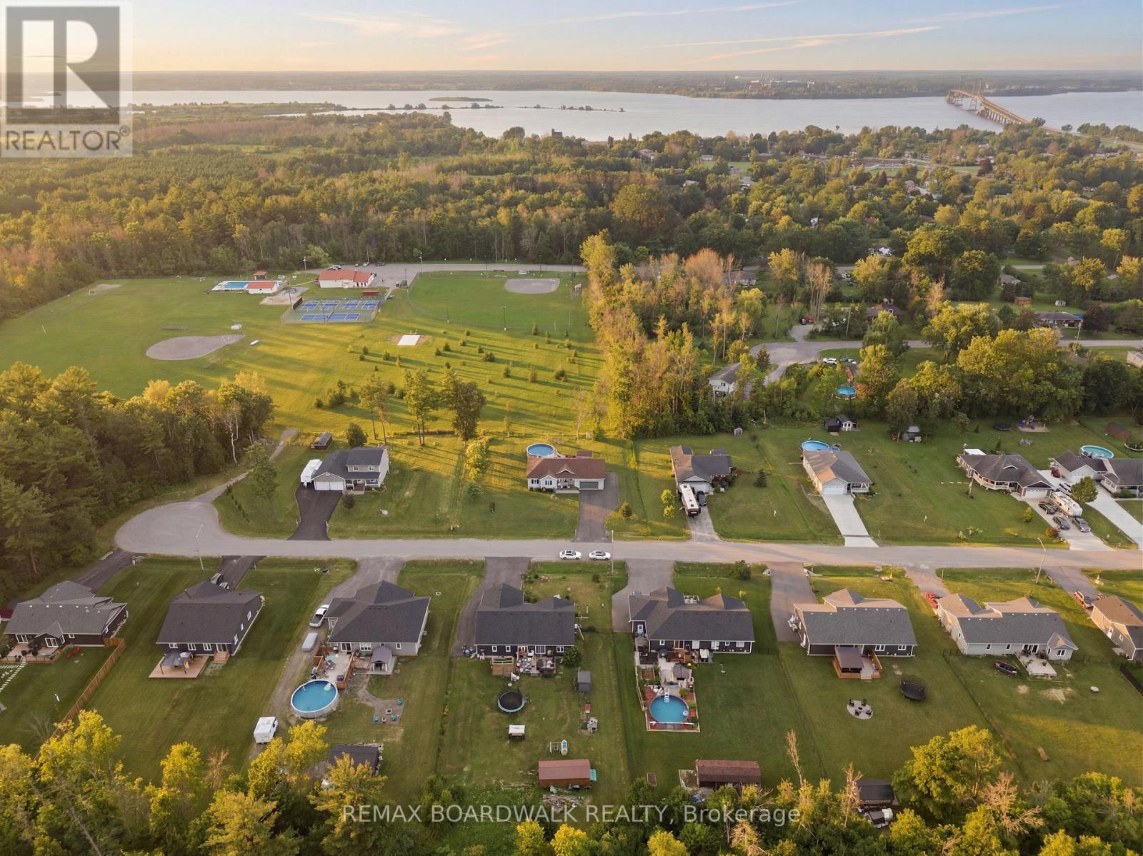 17 Albert Street, Edwardsburgh/cardinal, Ontario  K0E 1T1 - Photo 8 - X13575282