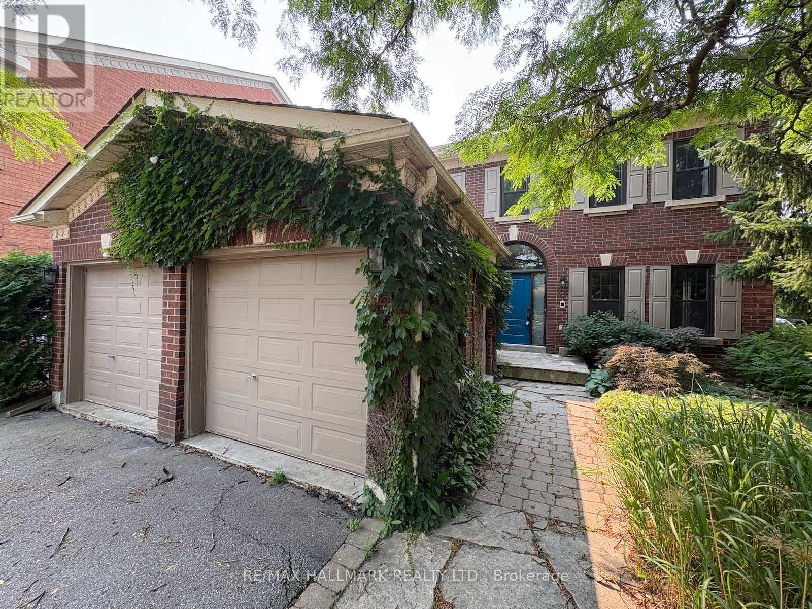 34 THEOBALDS CIRCLE, Richmond Hill (Mill Pond)
