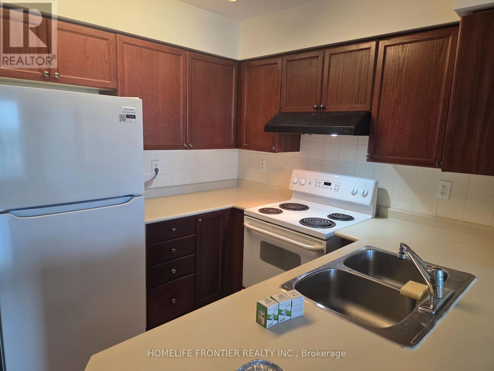 907 - 23 Oneida Crescent, Richmond Hill, Ontario  L4B 0A2 - Photo 10 - N13112164
