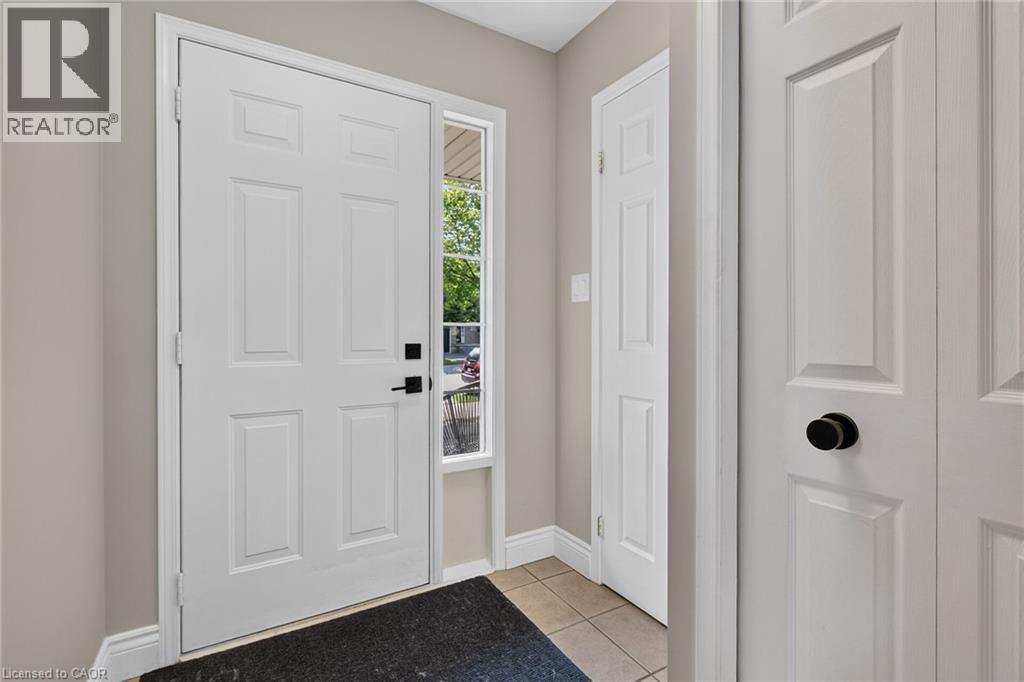 226 Dicenzo Drive, Hamilton, Ontario  L9B 2X7 - Photo 3 - 40848405