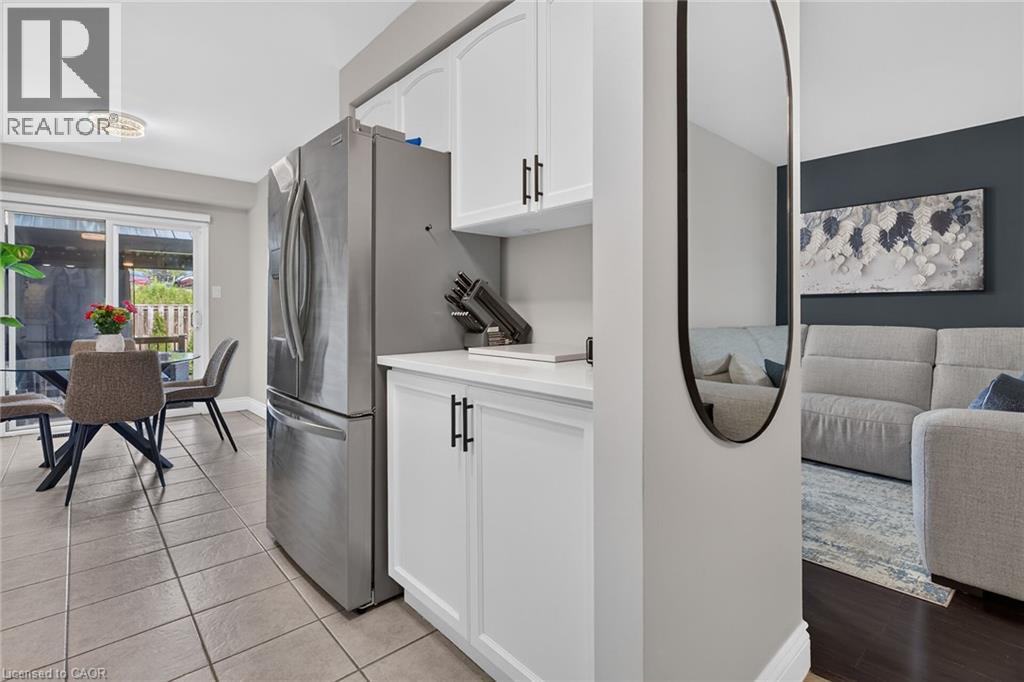 226 Dicenzo Drive, Hamilton, Ontario  L9B 2X7 - Photo 8 - 40848405