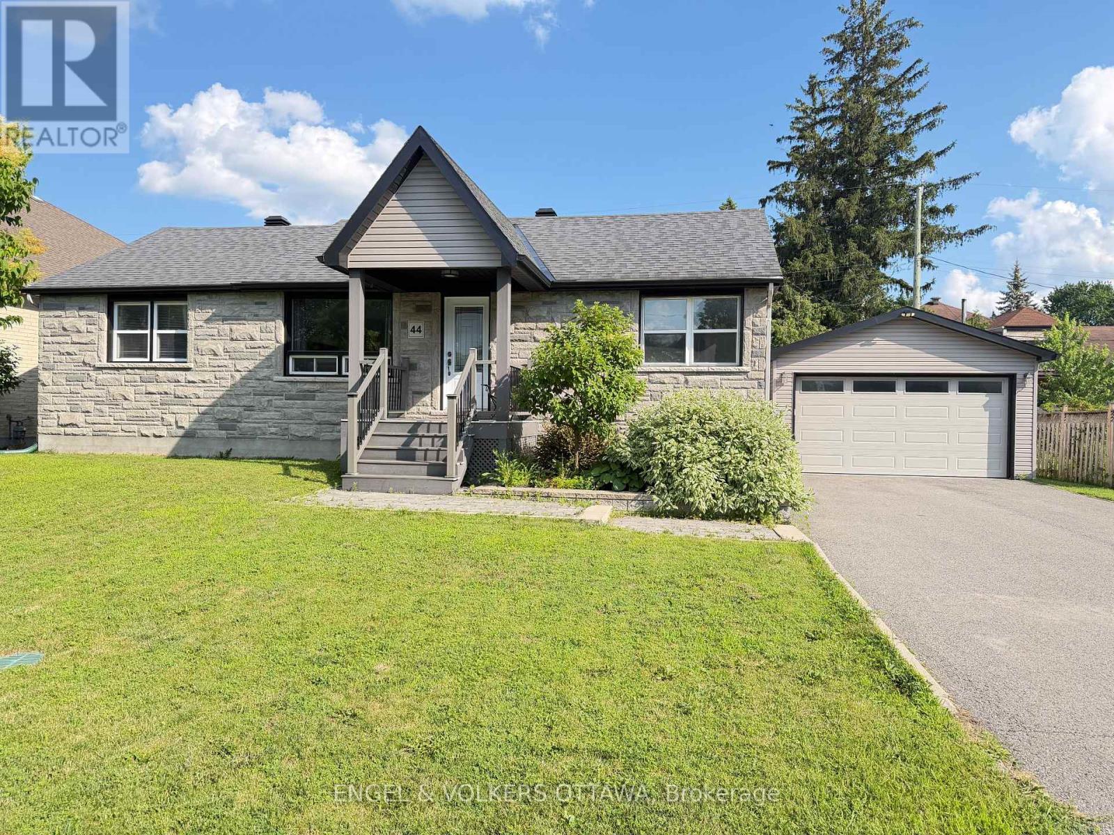 44 GRANTON AVENUE, Ottawa