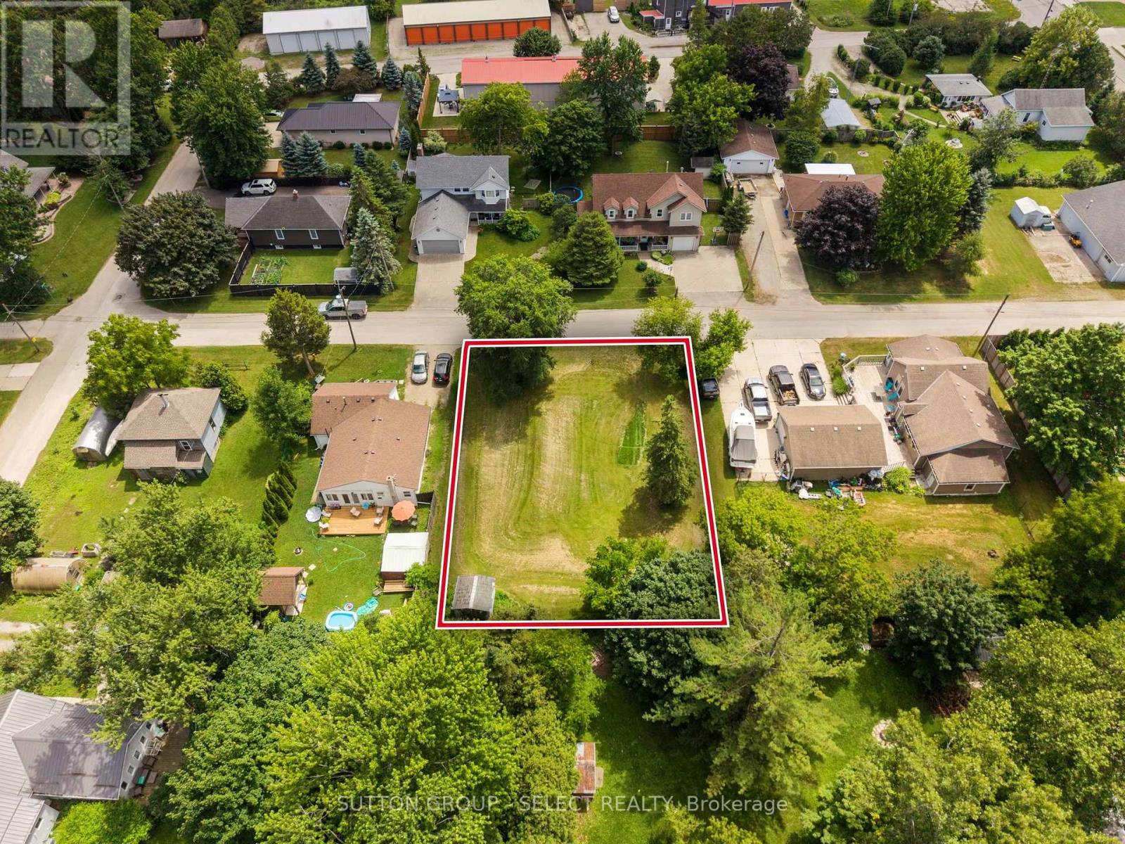 3910 PARK STREET, Plympton-Wyoming, Ontario