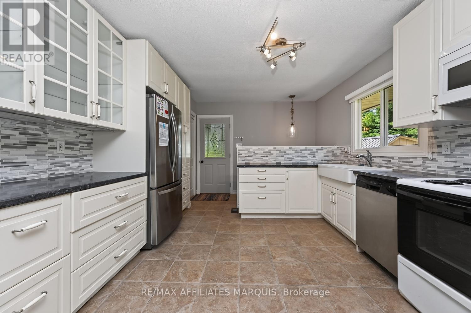 12095 Highway 15 Road, Montague, Ontario K7A 0L4 - Photo 8 - X13527850