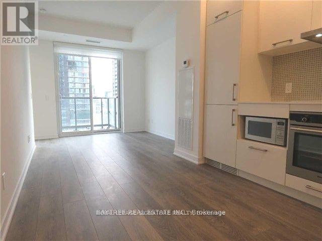 2016 - 87 PETER STREET, Toronto, Ontario