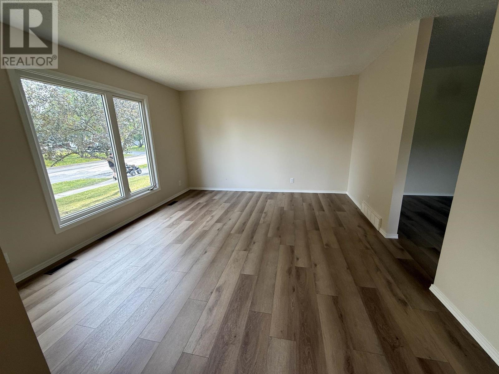 57 Ingall Dr, Dryden, Ontario  P8N 3B9 - Photo 2 - TB2601992