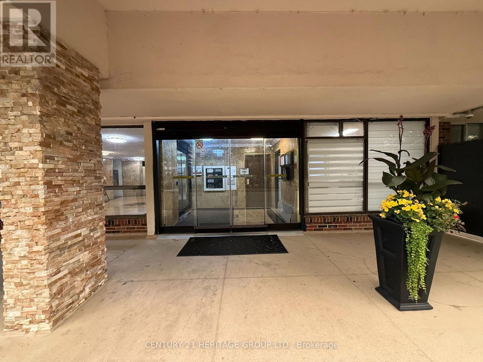 1202 - 1950 Kennedy Road, Toronto, Ontario M1P 4S9 - Photo 2 - E13575592