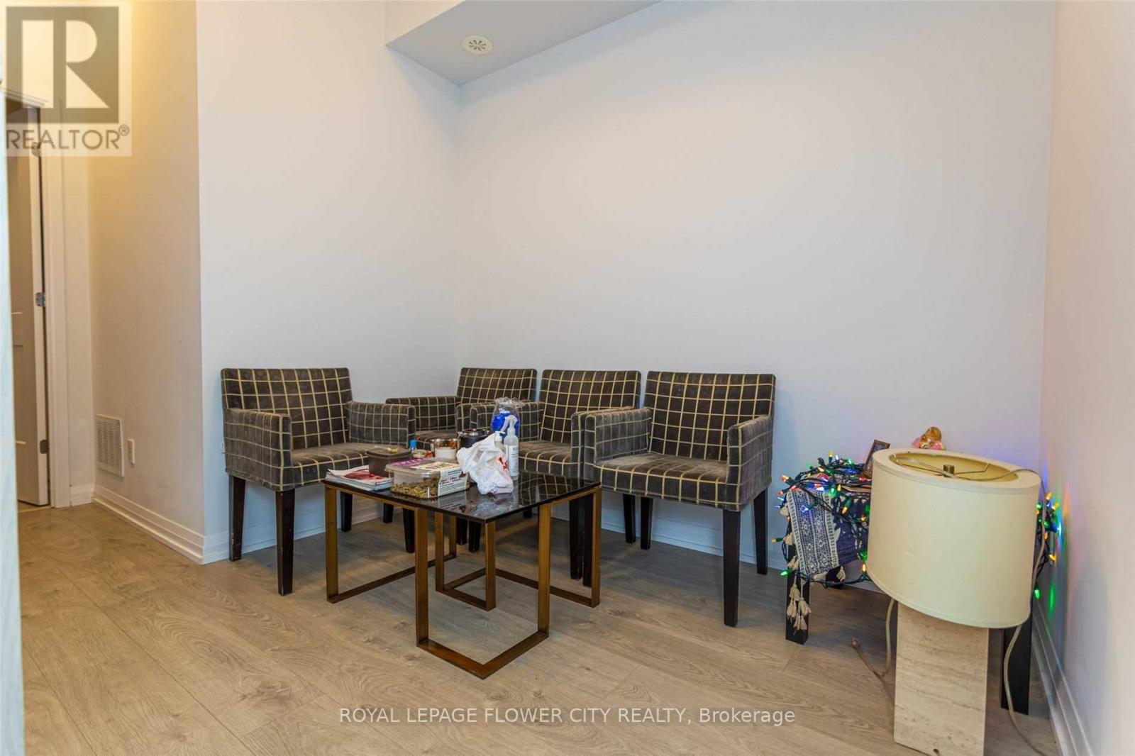 Th37 - 1050 Portage Parkway W, Vaughan, Ontario L4K 2M7 - Photo 11 - N13575690