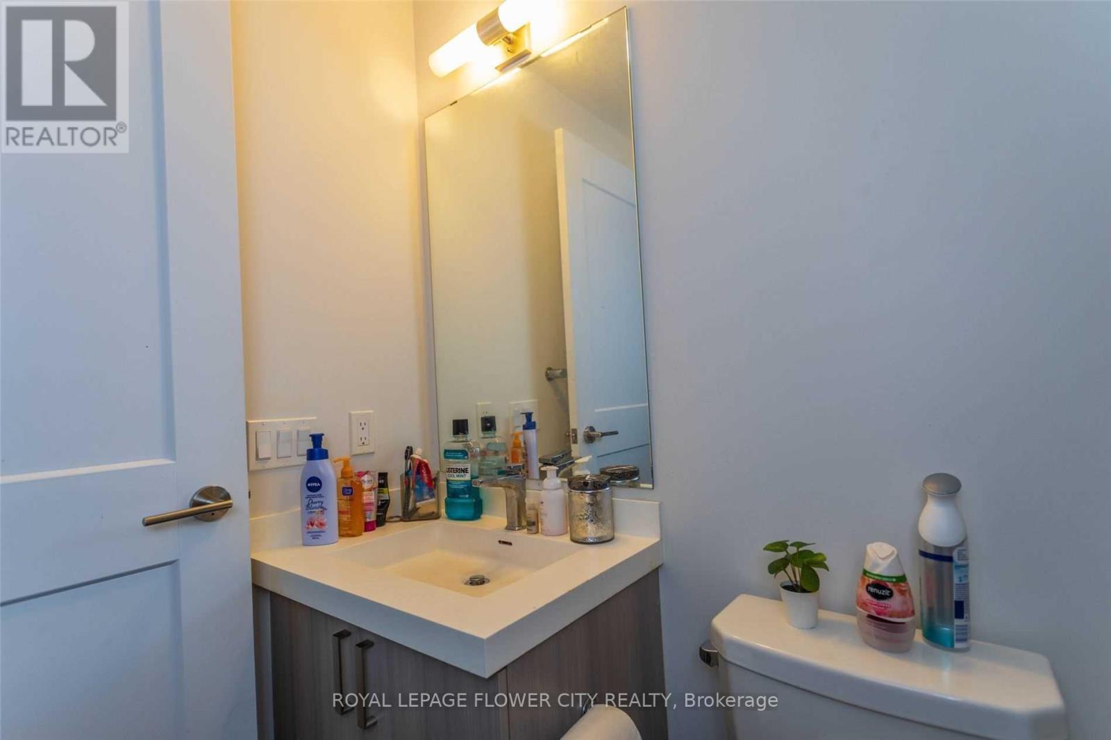 Th37 - 1050 Portage Parkway W, Vaughan, Ontario L4K 2M7 - Photo 15 - N13575690
