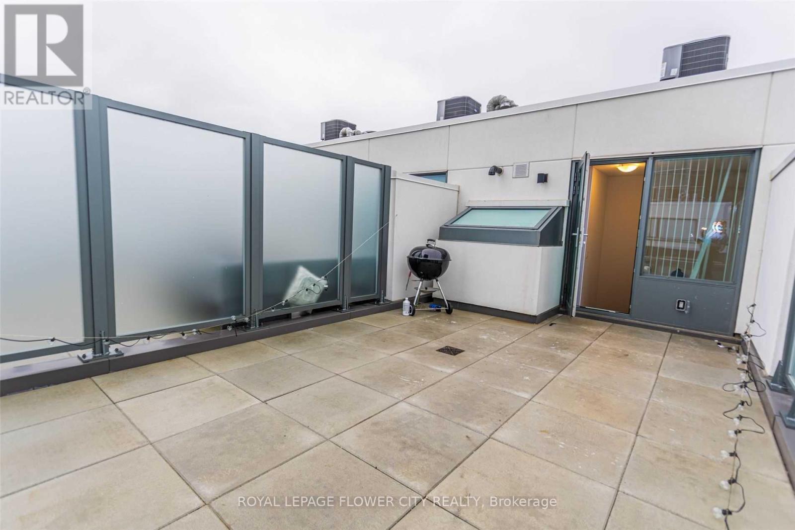 Th37 - 1050 Portage Parkway W, Vaughan, Ontario L4K 2M7 - Photo 22 - N13575690