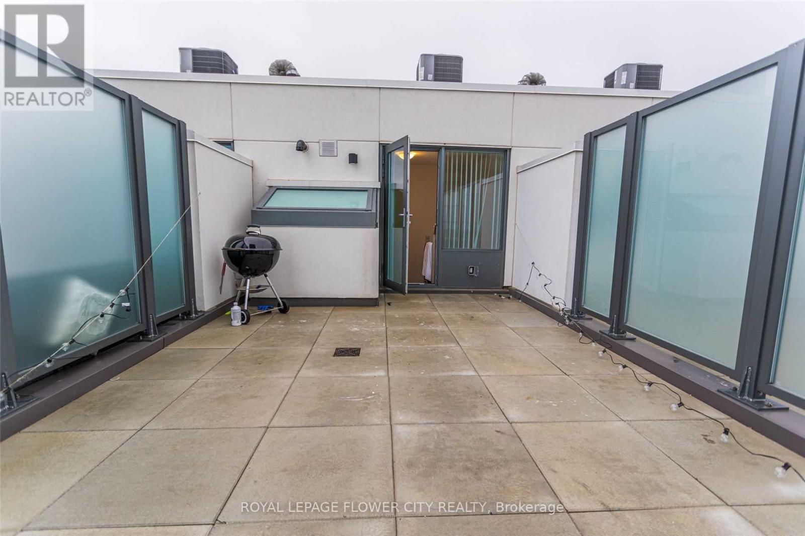 Th37 - 1050 Portage Parkway W, Vaughan, Ontario L4K 2M7 - Photo 23 - N13575690