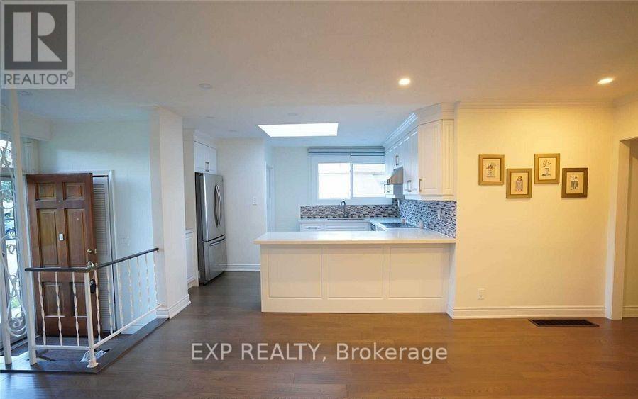218 Ashlar Road, Richmond Hill, Ontario  L4C 2W6 - Photo 5 - N13575698