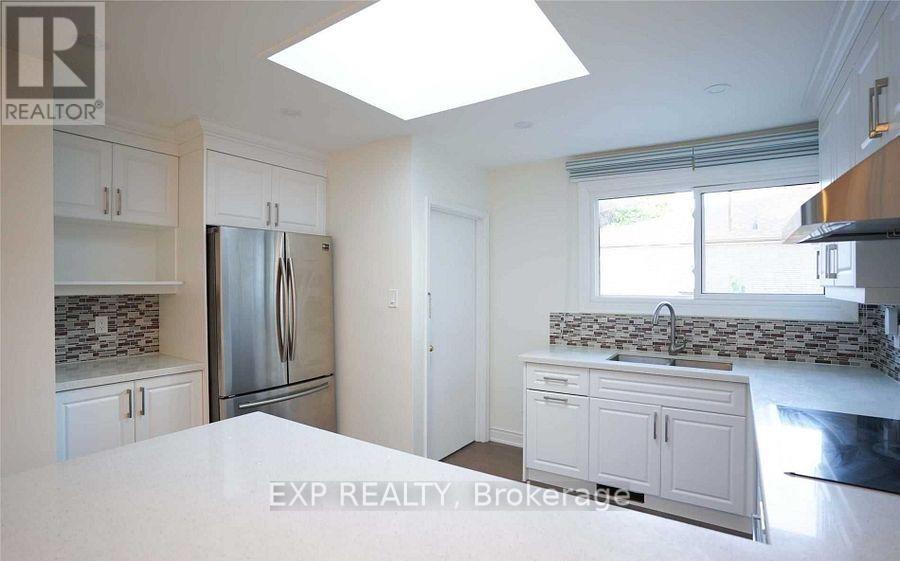 218 Ashlar Road, Richmond Hill, Ontario  L4C 2W6 - Photo 7 - N13575698