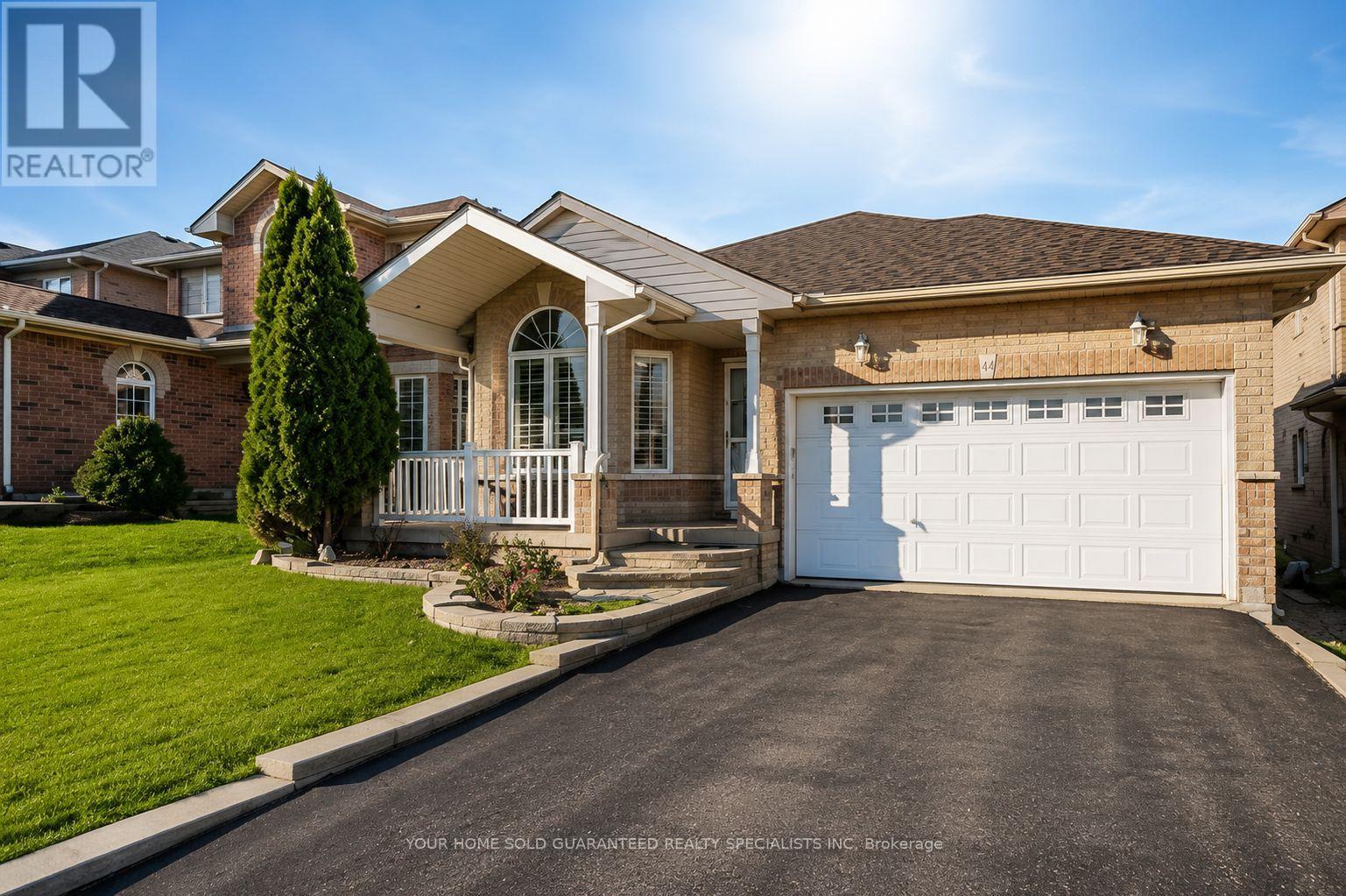 18 Couples Court, Barrie (East Bayfield), Ontario  L4M 6V5 - Photo 1 - S13575628