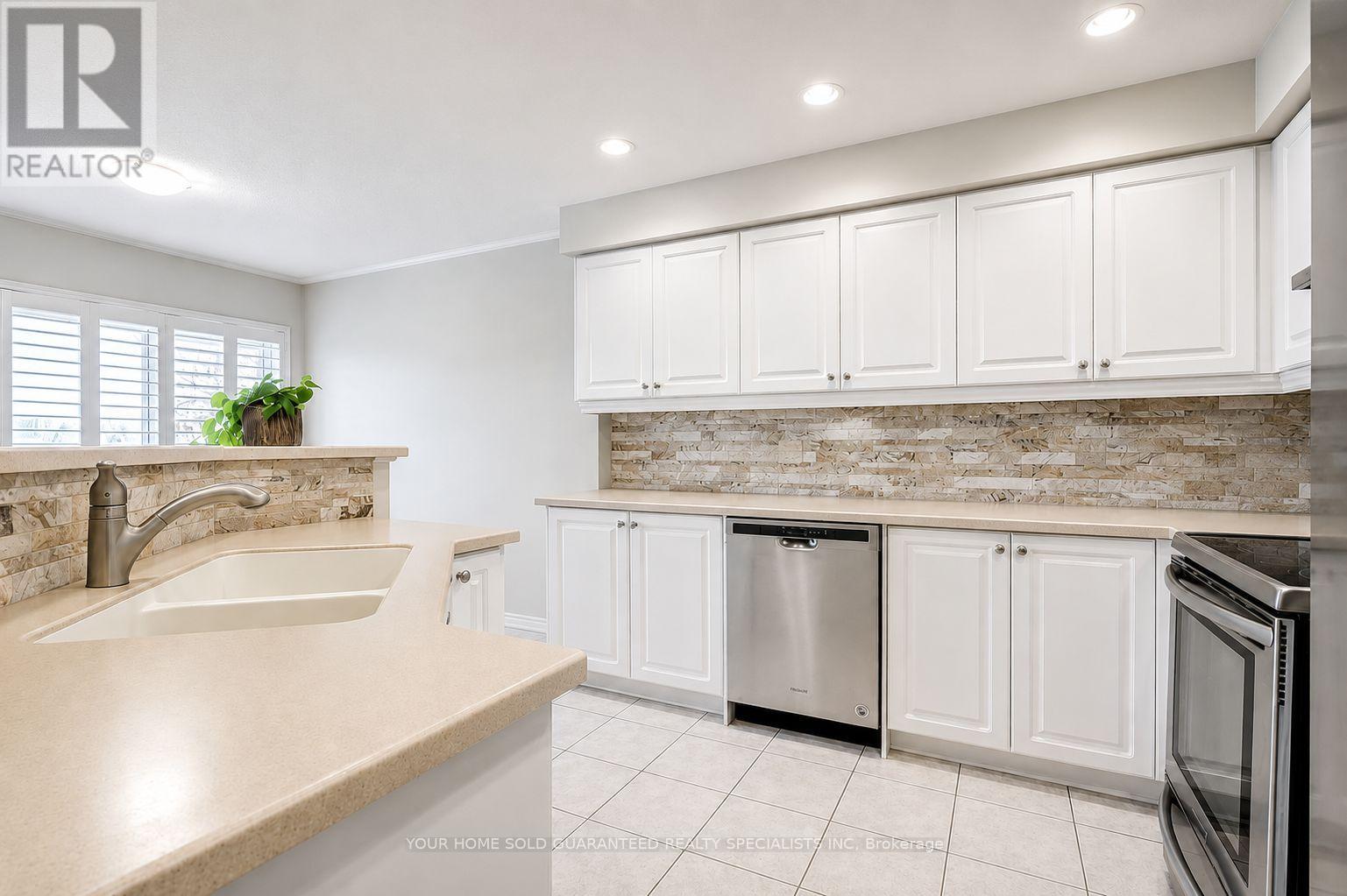 18 Couples Court, Barrie (East Bayfield), Ontario  L4M 6V5 - Photo 3 - S13575628