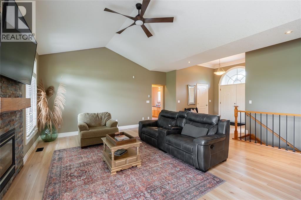 968 St Clair Parkway, Moore Township, Ontario  N0N 1M0 - Photo 4 - 26017255