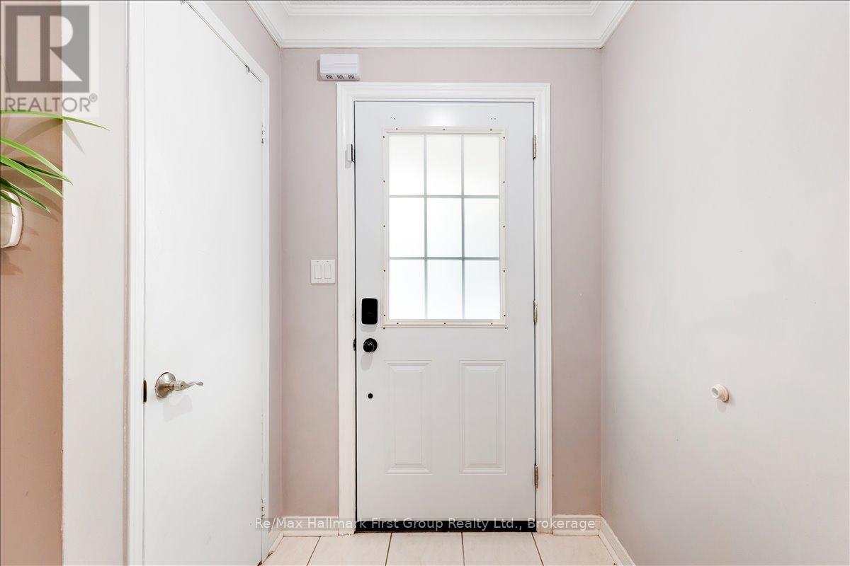 9 Alexis Way, Whitby, Ontario  L1R 2N9 - Photo 3 - E13576094