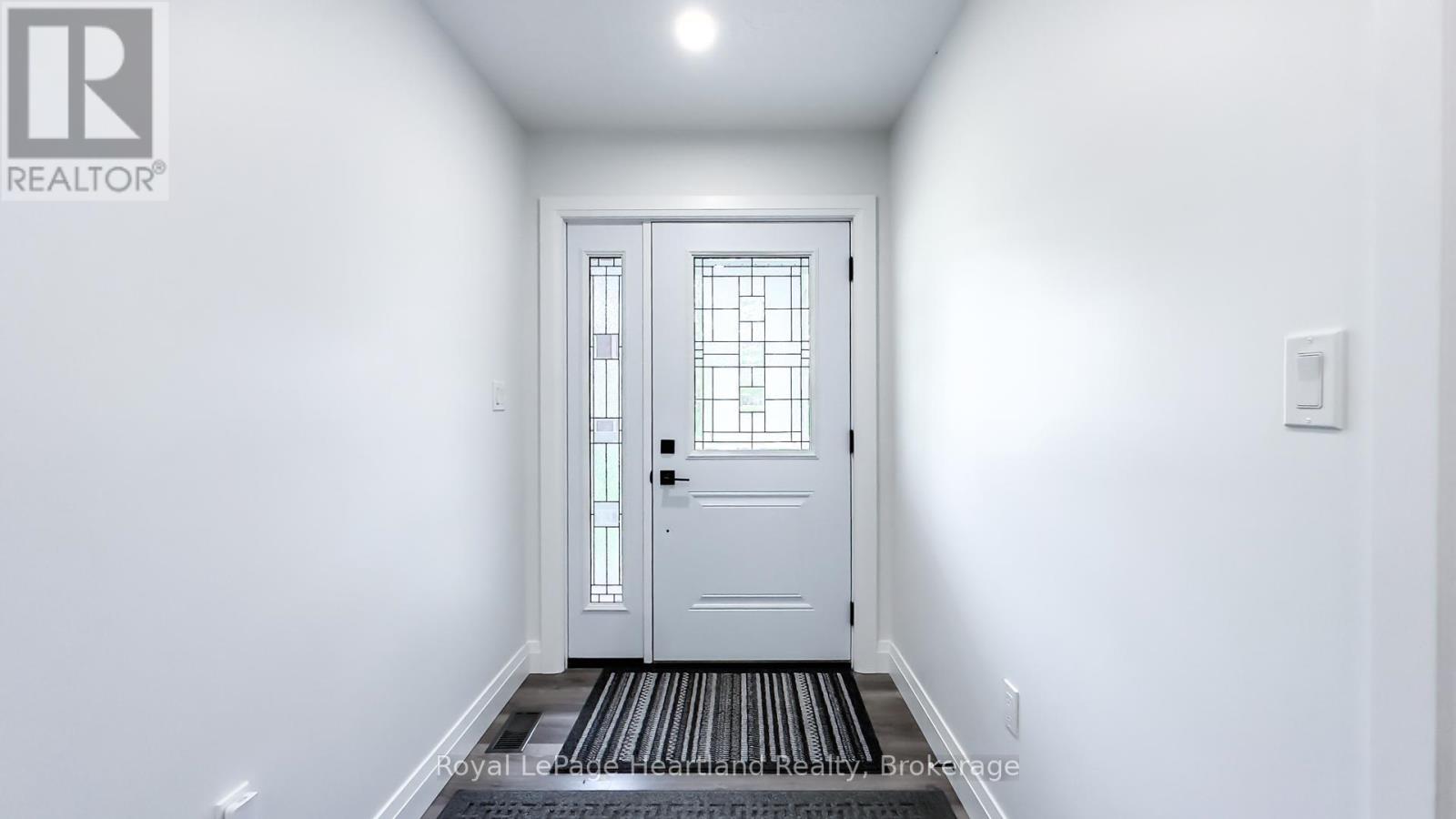 86 Osborne Street, Central Huron, Ontario  L0M 1L0 - Photo 3 - X13576080