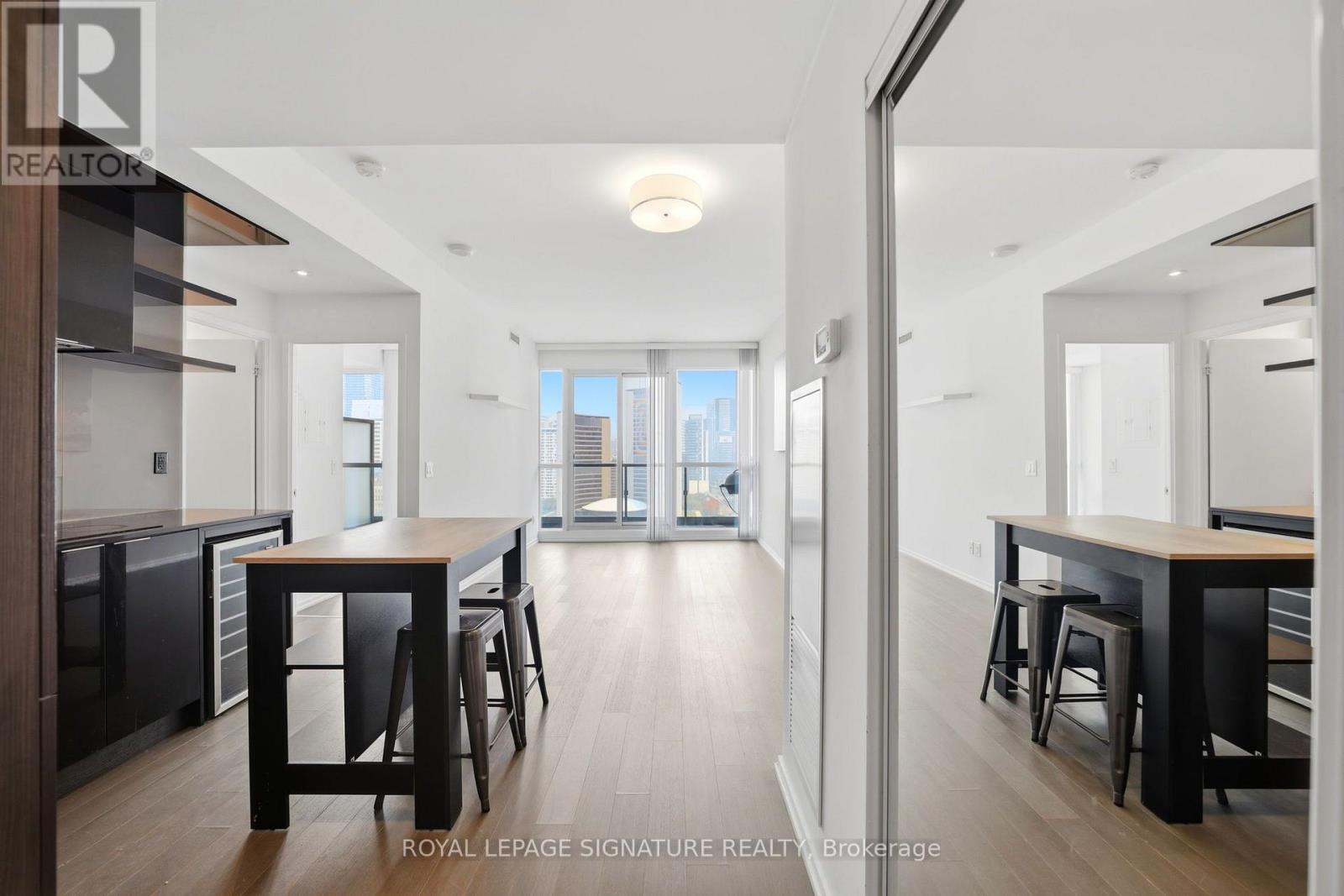 1916 - 70 Temperance Street, Toronto, Ontario  M5H 4E8 - Photo 2 - C13576044