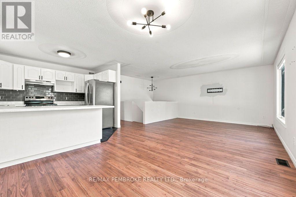 180 Garden Street, Pembroke, Ontario  K8A 2H3 - Photo 19 - X13535086